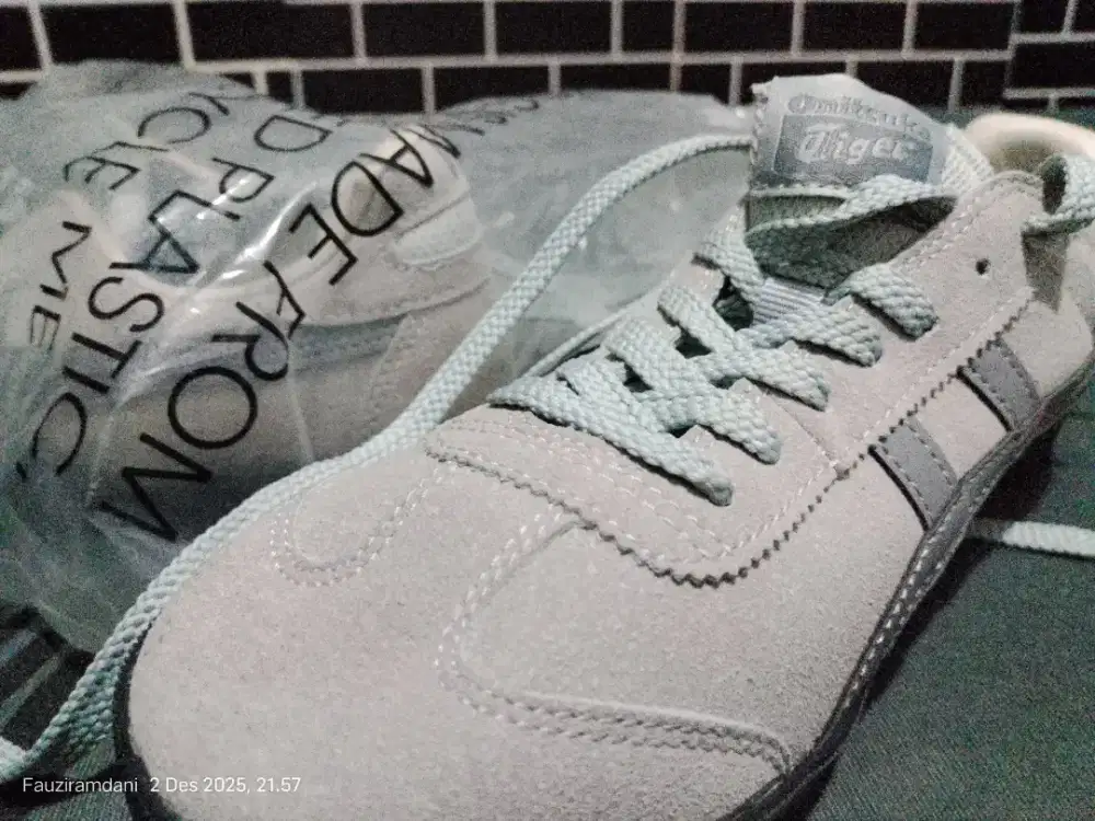 ONITSUKA TIGER bekas seperti baru