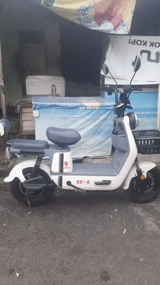 Sepeda listrik enine