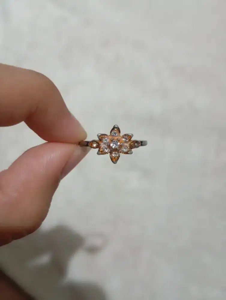 cincin emas bunga