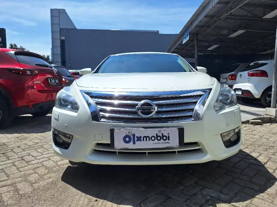 LOW DP Nissan Teana 2.5 XV Bensin-AT 2015 STS