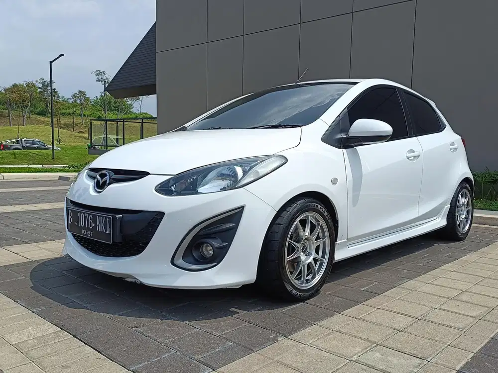 Mazda 2 2011 Bensin