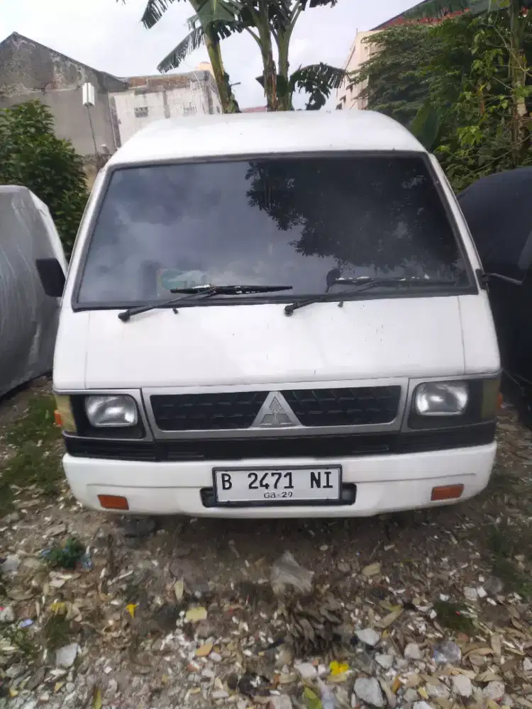 L300 mini bus tahun 1994 bensin