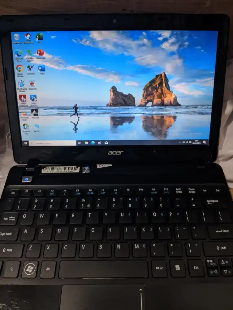 Jual laptop acer V5-121 kondisi normal