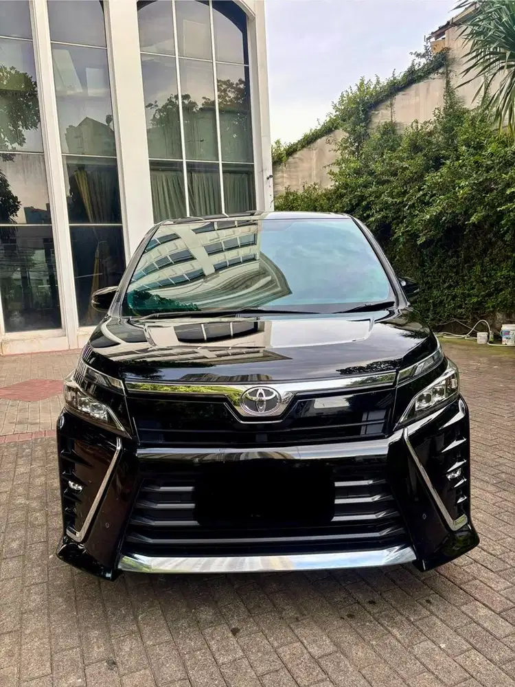 Toyota Voxy CBU