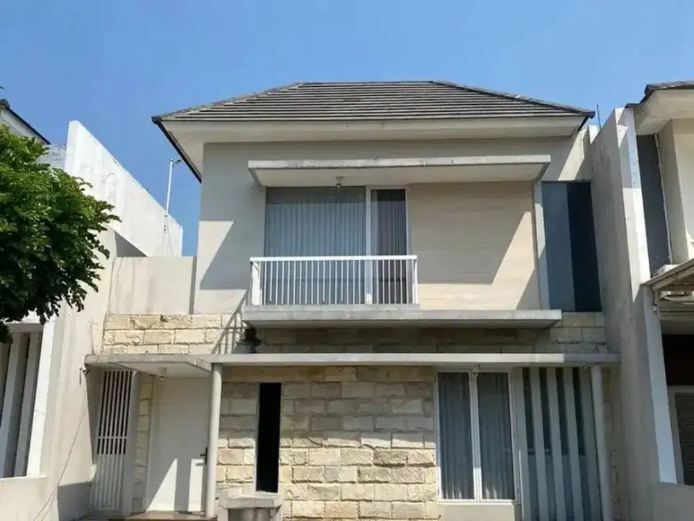 Rumah di Jalan Utama Royal Residence Semi Furnish Murah Butuh Pemilik Baru