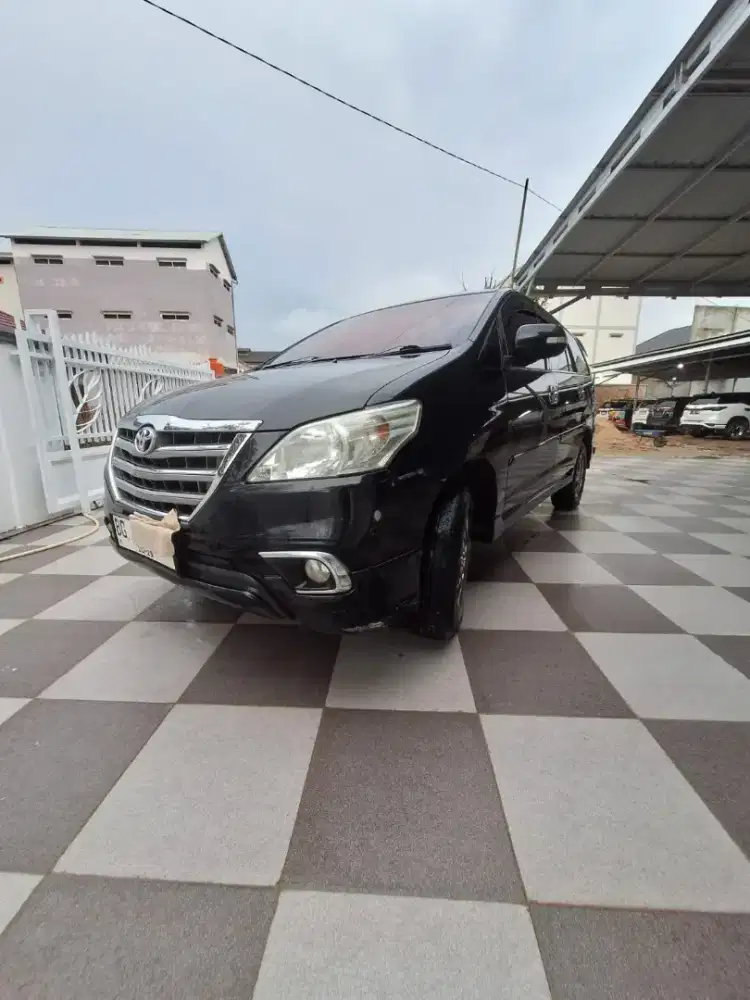 Kijang Innova 2015 Type V metic Luxury