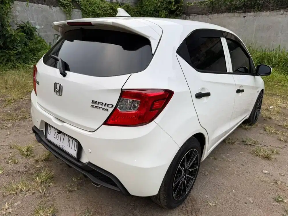 brio e at matic 2022 putih at matic km low