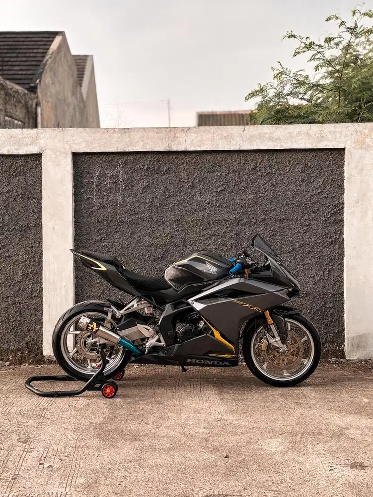 JUAL CBR 250 RR 2017 LOW KM