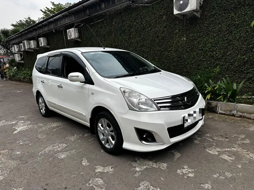 (Low KM) Nissan Grandlivina 1.5 ulitmate 2013