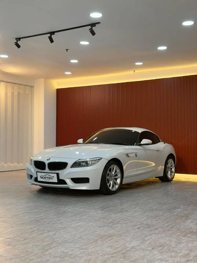 BMW Z4 sDrive 20i CBU 2013 Odo 24 Ribu Record Antik Bergaransi 1 Tahun