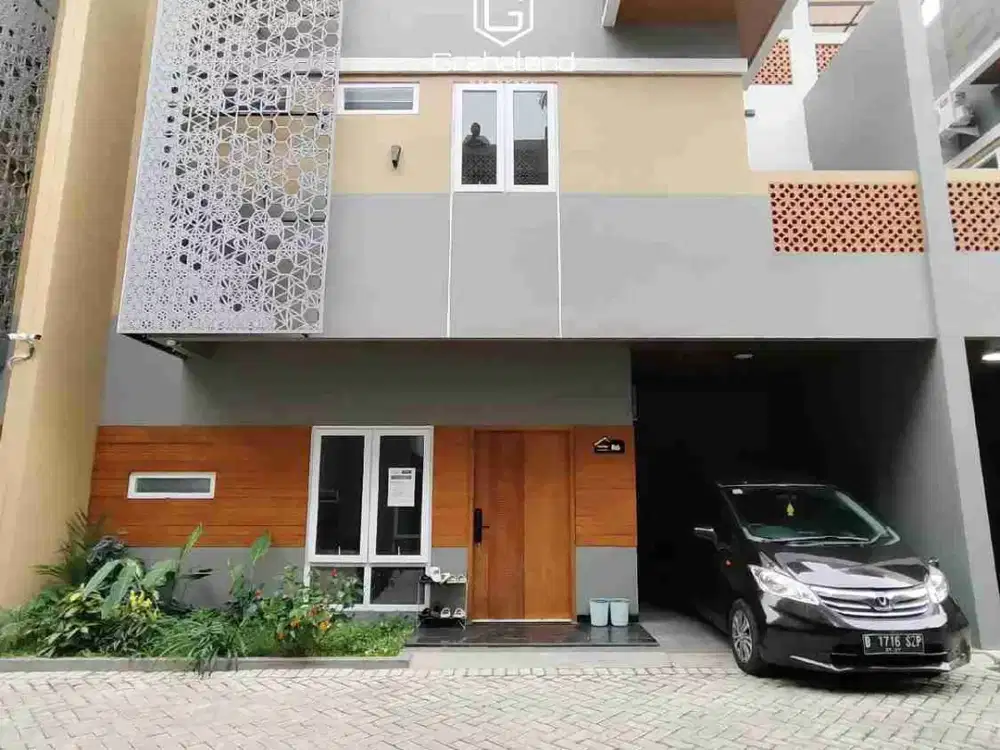 Rumah Baru Mewah Fully Furnished Dalam Cluster Lokasi Strategis Dekat Tol Di Jagakarsa