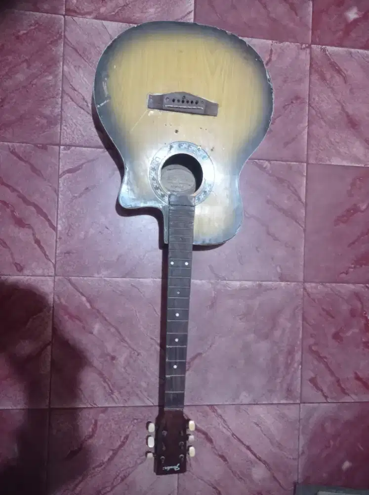 GITAR BEKAS MURAH TAPI BUTUH SERVICE