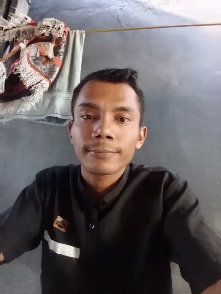 Cari kerja apa ajh yg penting halal ..untuk saya sendiri pribadi..