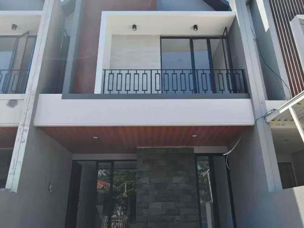 Rumah Baru Gress Scandinavian Manyar Tirtoyoso