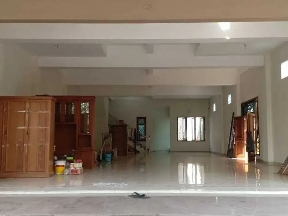 Dijual Rumah Bagus Tingkat 2 Lantai Posisi Hook Tengah Kota Semarang