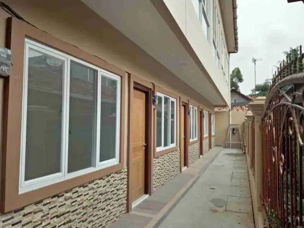 DISEWAKAN Rumah 2lantai Cempaka Putih