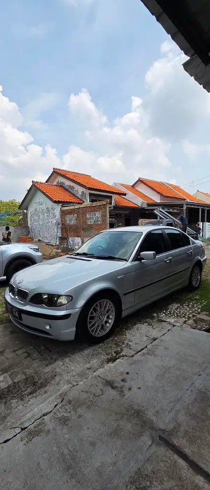 BMW 325i 2001 Bensin