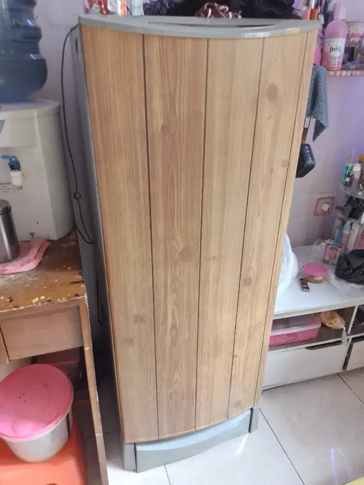 kulkas merk AQUA normal