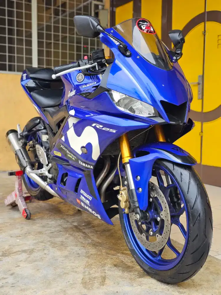 Yamaha R25 / YZF R 25 2018, Blue Movistar Premium.