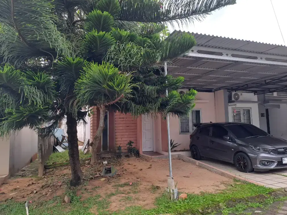 Rumah dengan lokasi strategis
