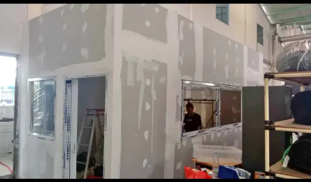 Dinding partisi 2 Sisi gypsum atau kalsyboard rangka galvalum