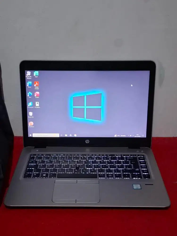 Hp elitebook 840 G3 core i5 Generasi 6 Ram 8 Ssd 256