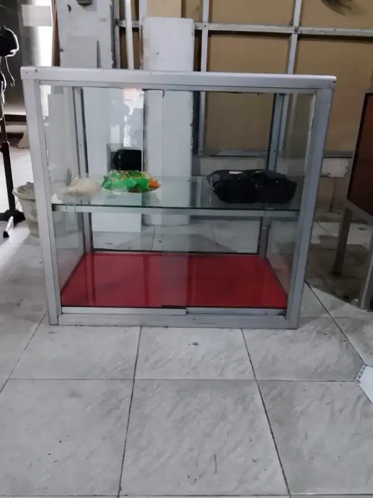 Etalase kaca rokok