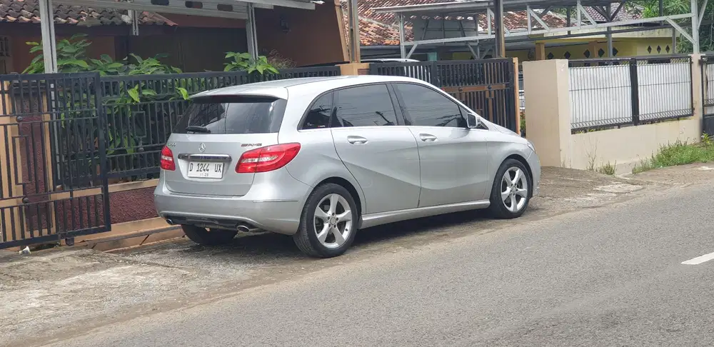 Mercedes-Benz B200 2013 Bensin