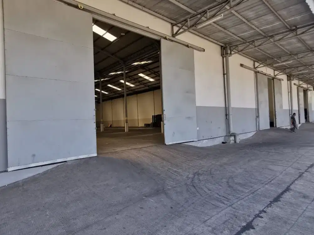 Gudang Narogong 3600m Akses Kontainer Di Jalan Raya Narogong, Bekasi *c818hr