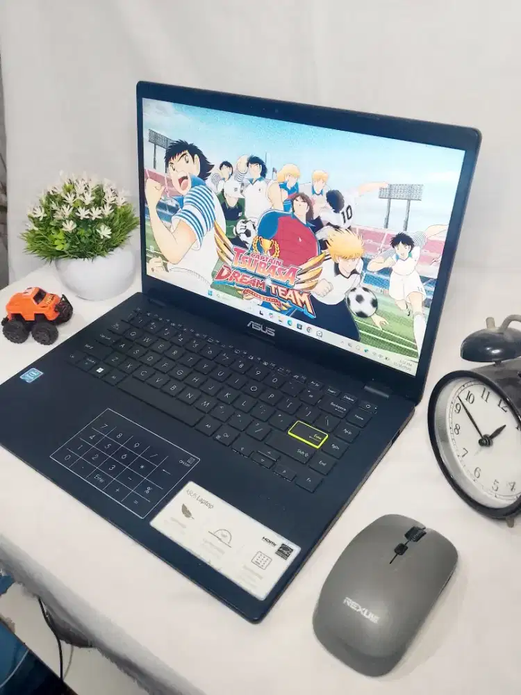 ASUS VIVOBOOK LAYAR FHD IPS JERNIH