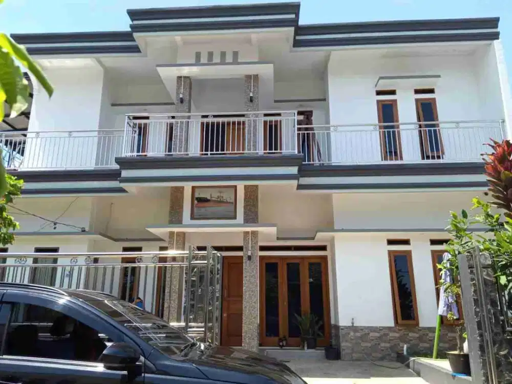 dijual Rumah dengan tanah luas posisi Hook di Batujajar regency