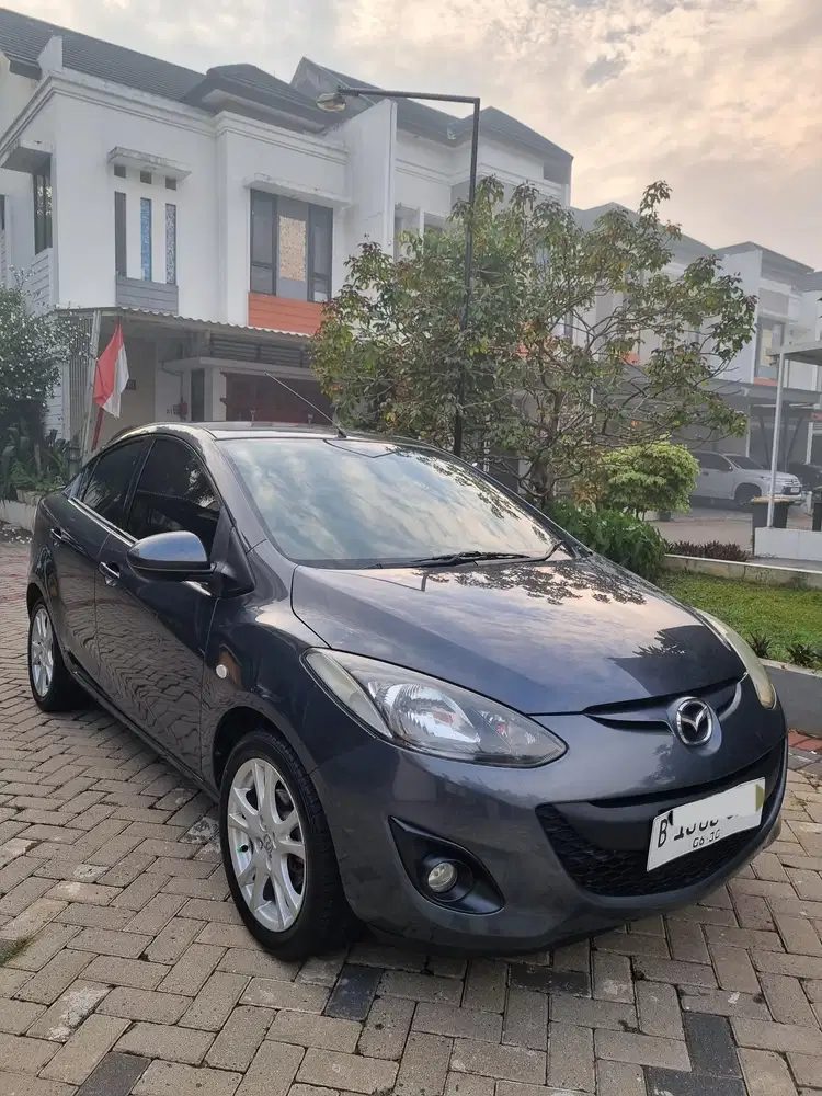 Mazda 2 R A/T Sedan 2010 Pajak Panjang