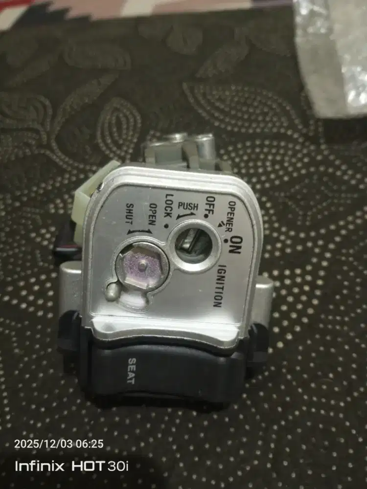 KUNCI KONTAK VARIO KZR