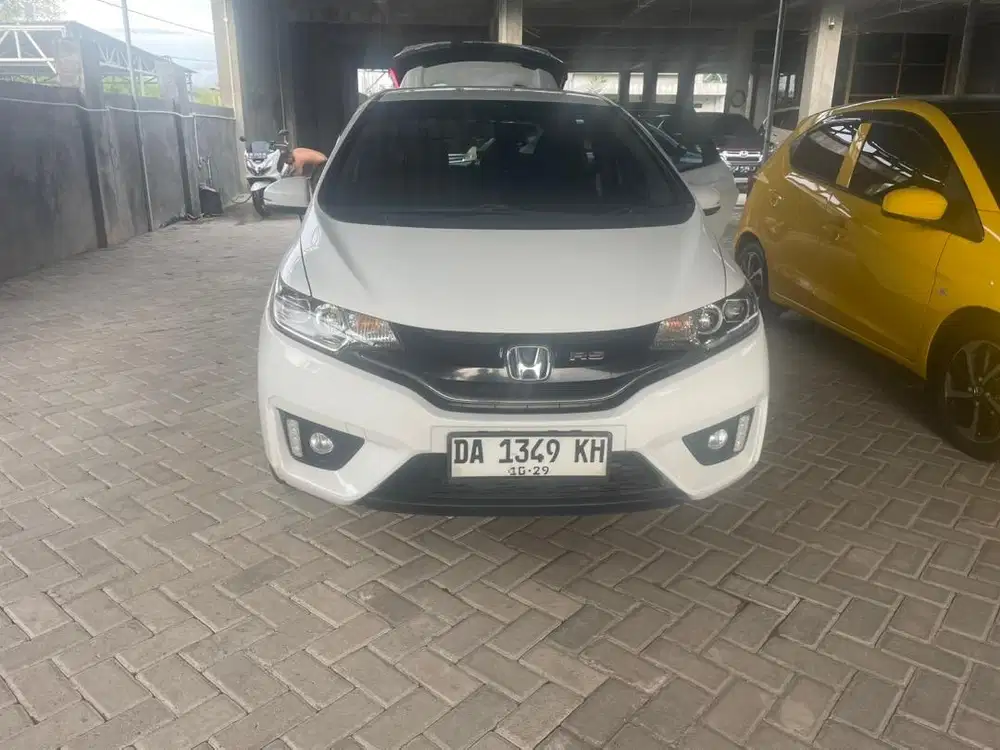 HONDA JAZZ RS 2014 AT PUTIH