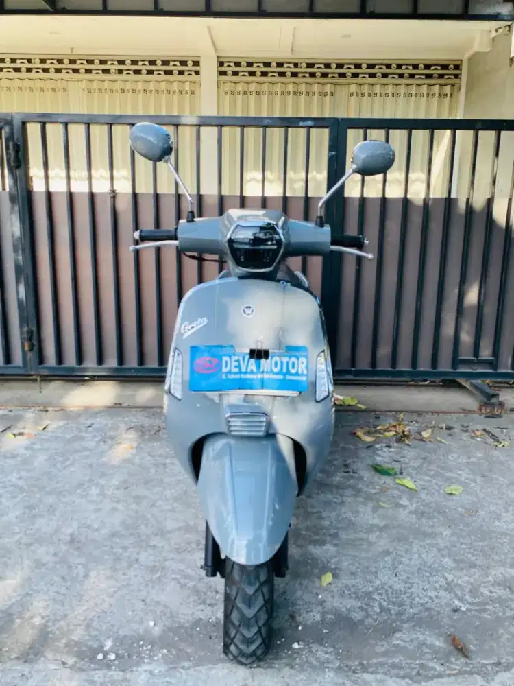 Greta w moto Deva motor