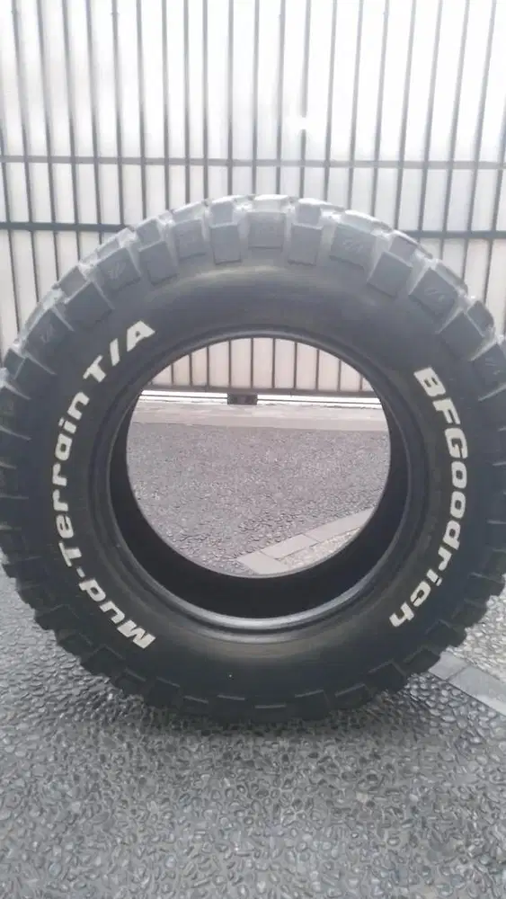 Ban BFG 245/75/17 MT