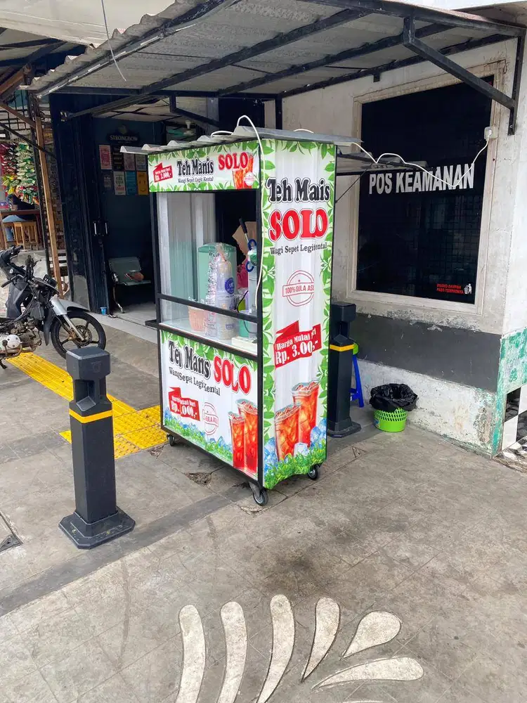 Di butuhkan segera utk jaga es teh solo pria (diutamakan) dan wanita