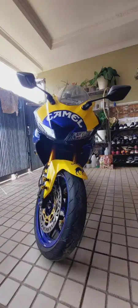 Yamaha R15 V3 tangan pertama