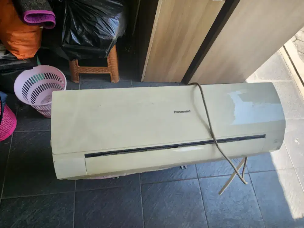 AC merk Panasonic 1 1/2 pk lengkap: indoor , outdoor, briket & remote