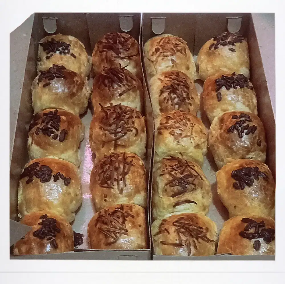 Bolen pisang keju coklat