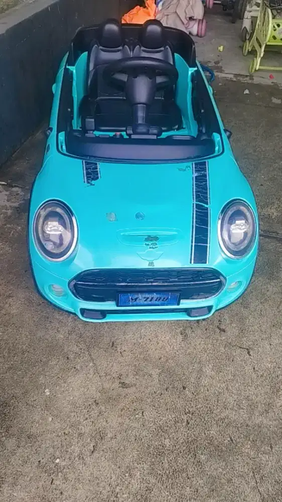 Mainan mobil mobilan anak