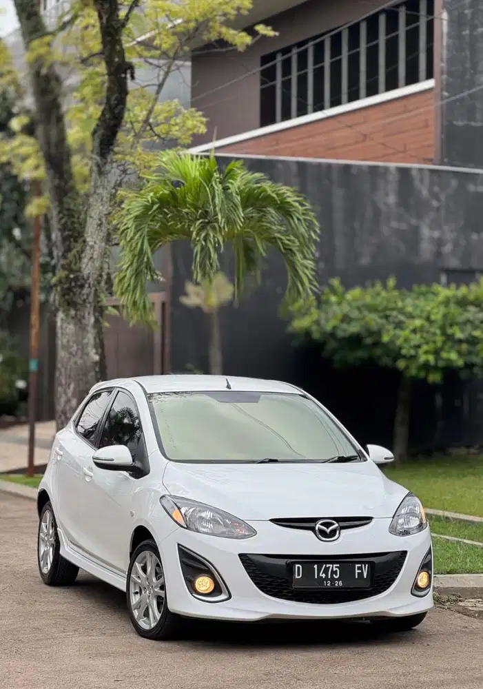 kMLow44rb!! MAZDA 2 1.5 R AT 2011