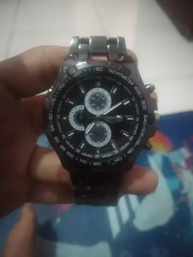 Jam tangan analog