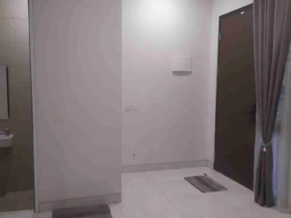 DIJUAL RUMAH BARU 3 LANTAI BEBAS BANJIR DI CLUSTER BARU KOTA WISATA!