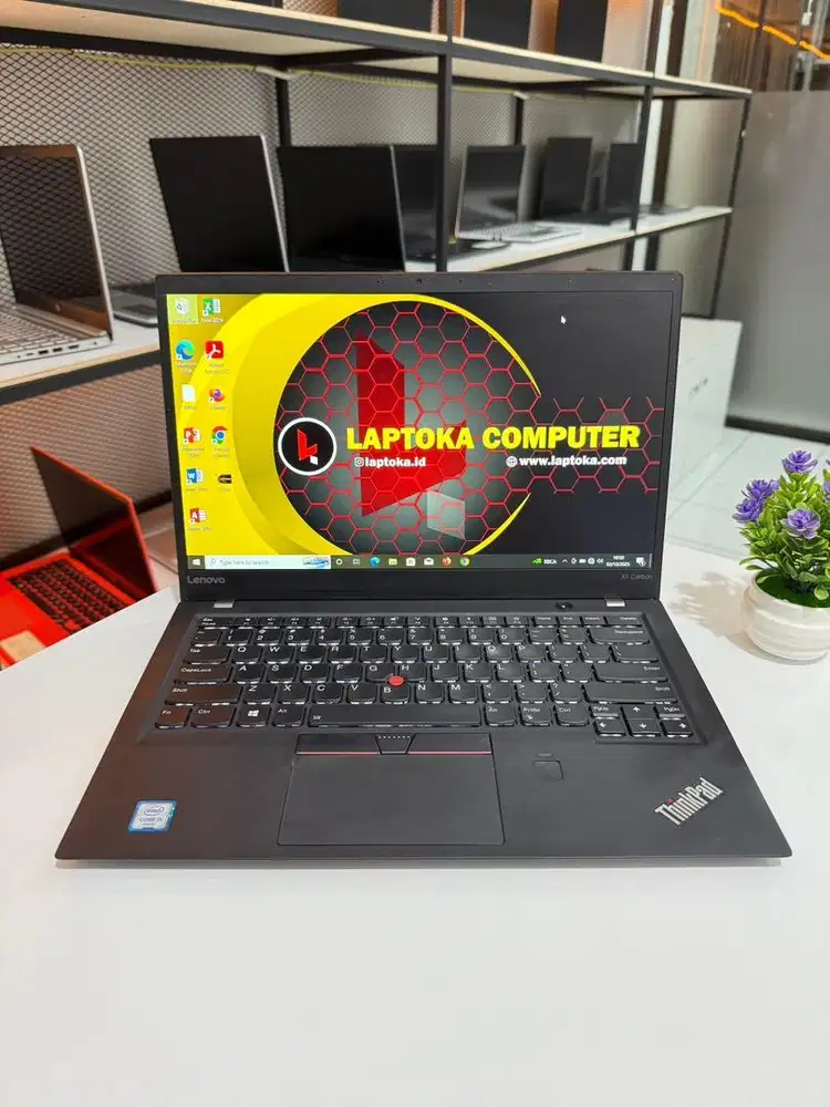 Di jual lenovo x1 carbon core i5 gen6 ram 8gb