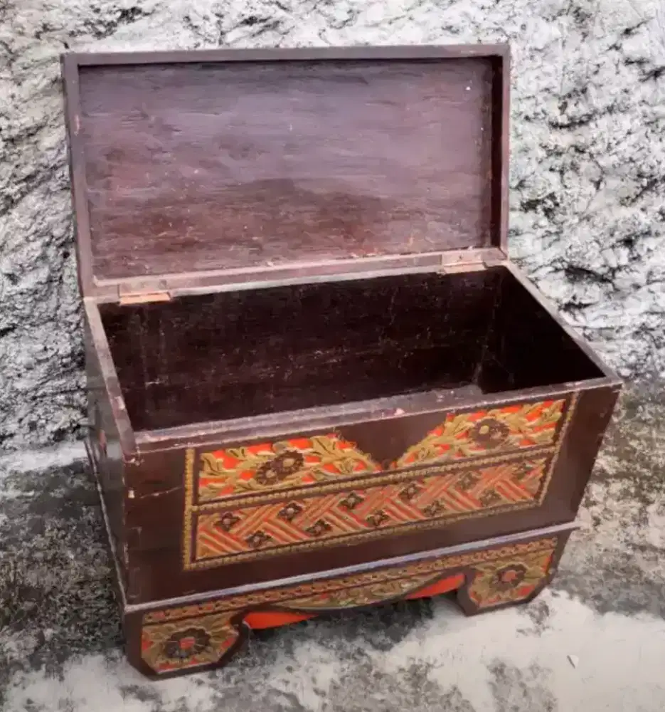 Peti kayu box jati bufet antik unik
