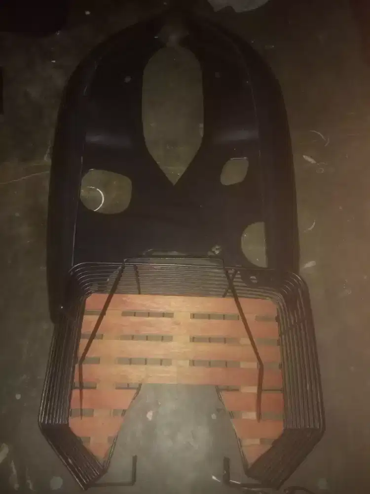 Sayap Hitam & Keranjang Tengah Astrea Grand