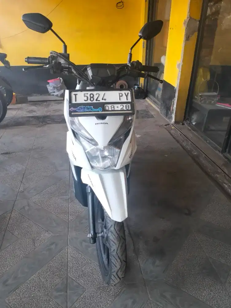 Honda beat street old