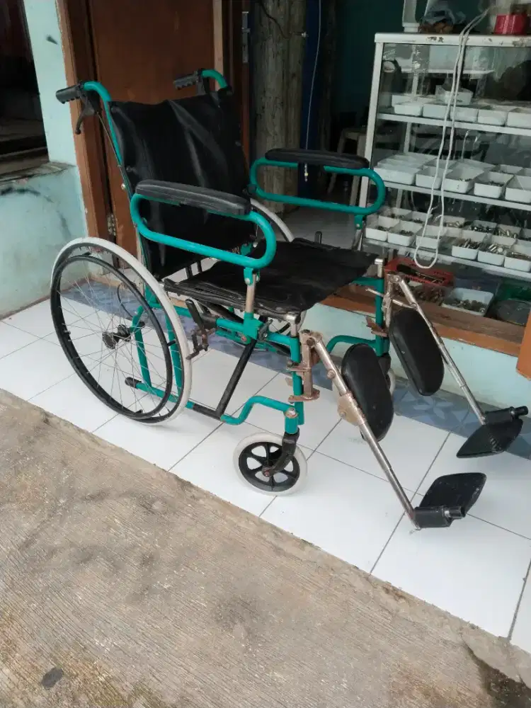 Jual kursi roda bisa selonjoran
