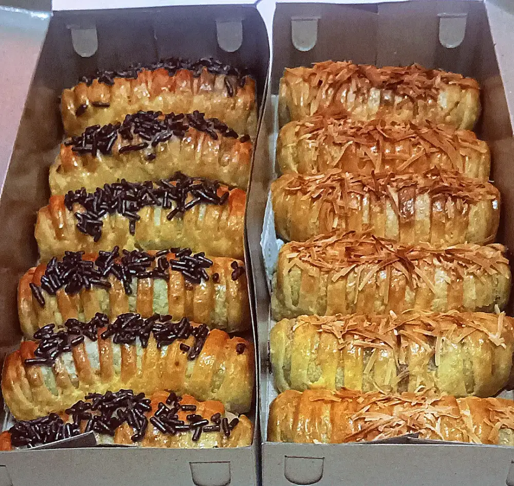 Bolen lilit pisang cokelat keju